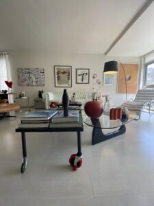 Como a curadoria de poucos e bons objetos de decoração pode trazer o luxo para o seu dia a dia?